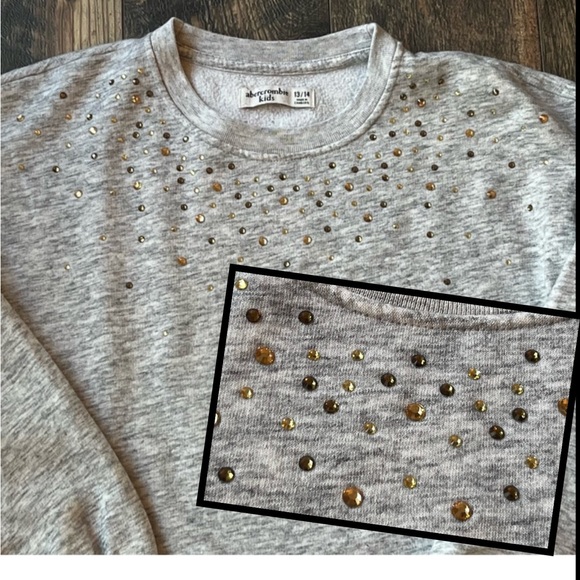 Rhinestone sweatshirt (13/14)
Heather oatmeal/grey - Picture 10 of 10